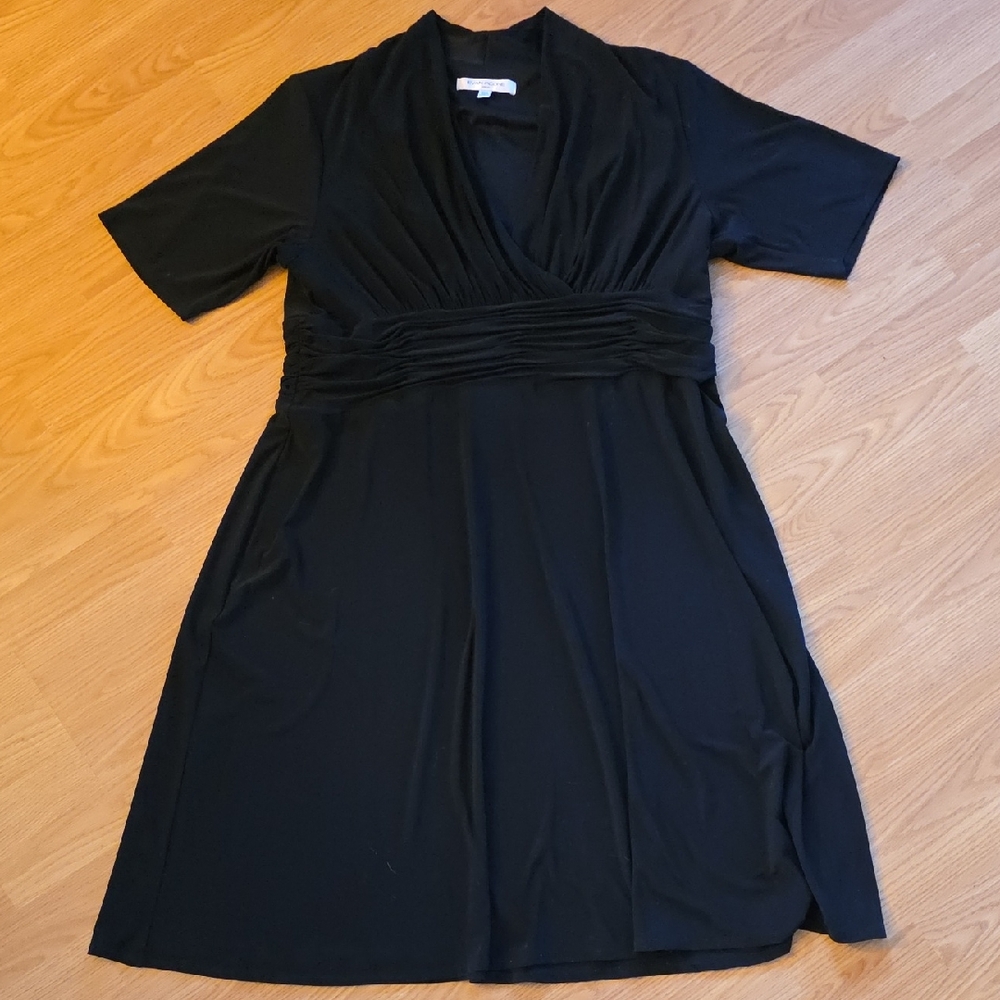 Evan Picone Elegant Black Wrap Midi Dress